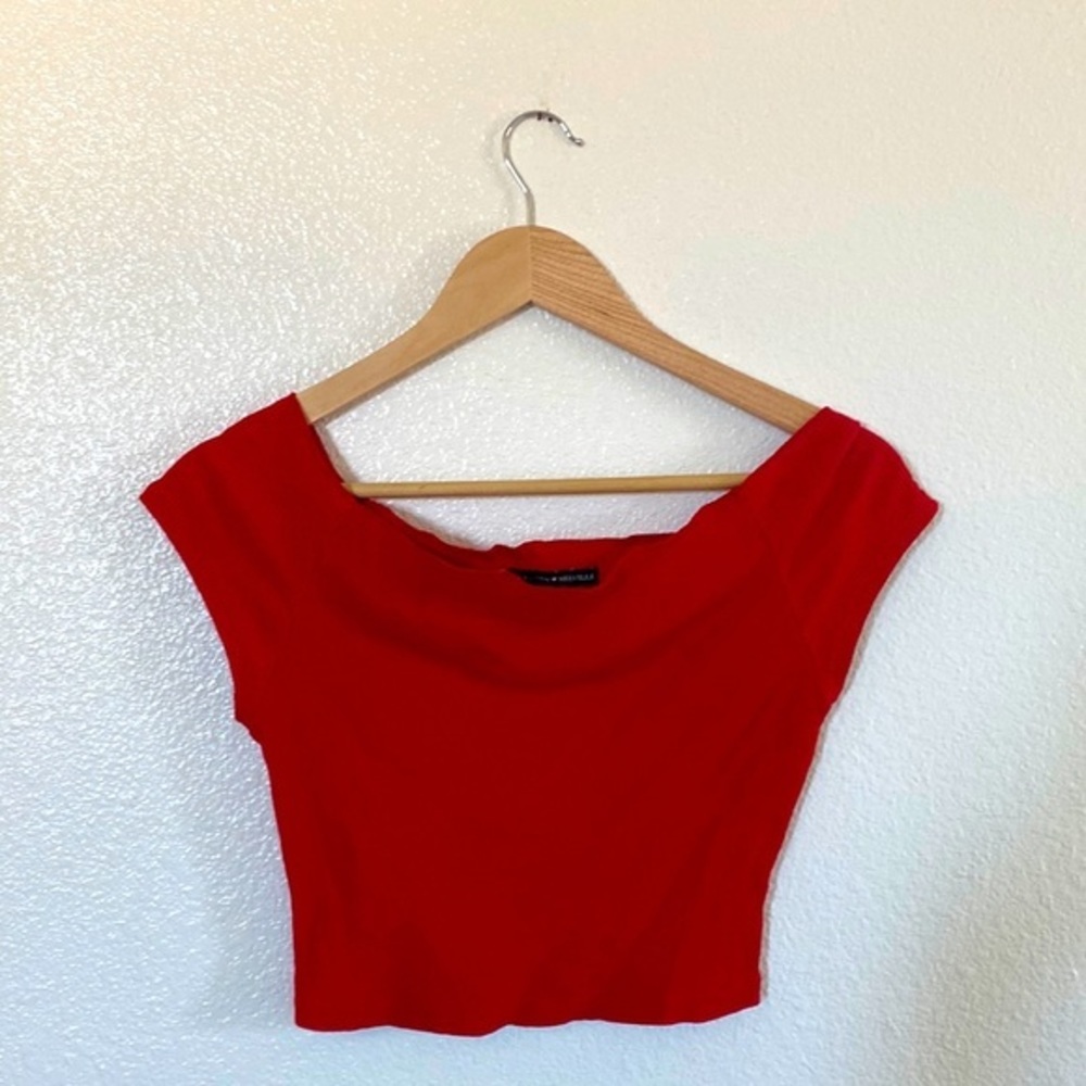 Brandy Melville off the shoulder top